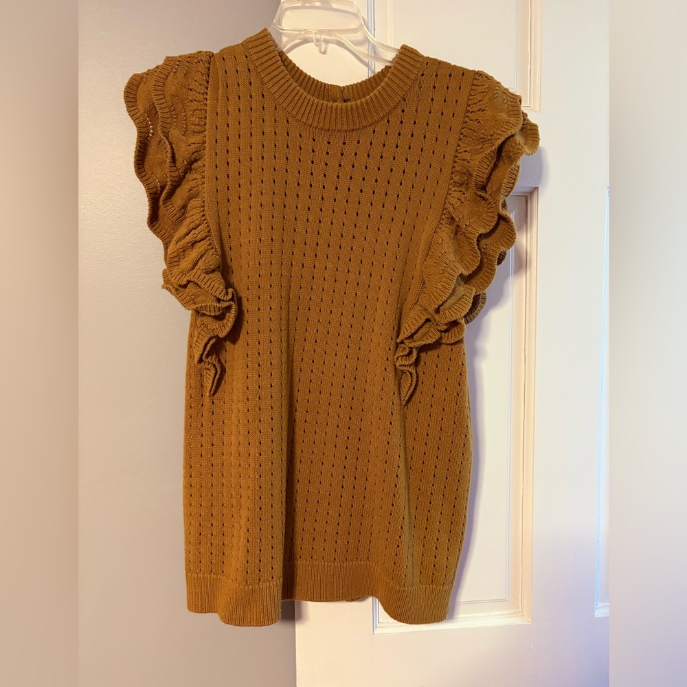 Ruffled Knit Sleeveless Top